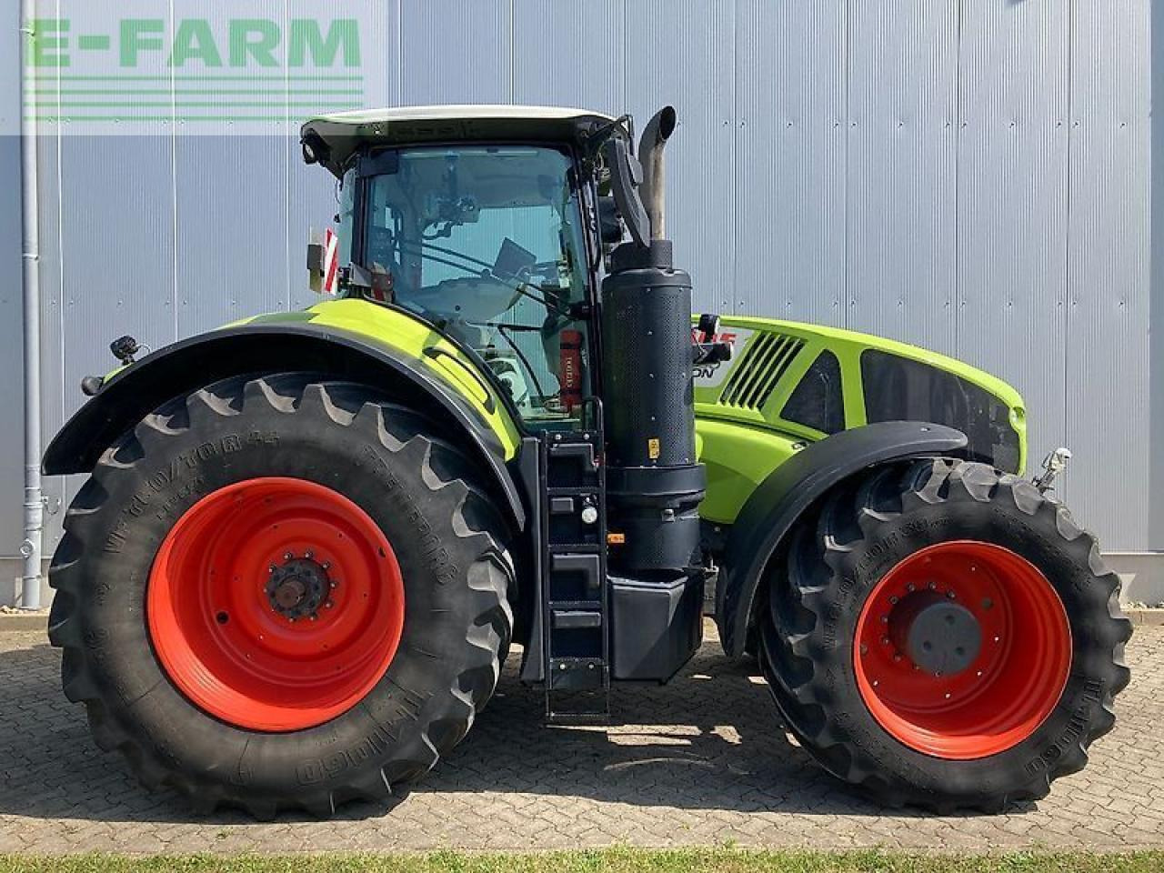 CLAAS axion 930 cmatic - Tractor: foto 1 CLAAS axion 930 cmatic - Tractor: foto 1