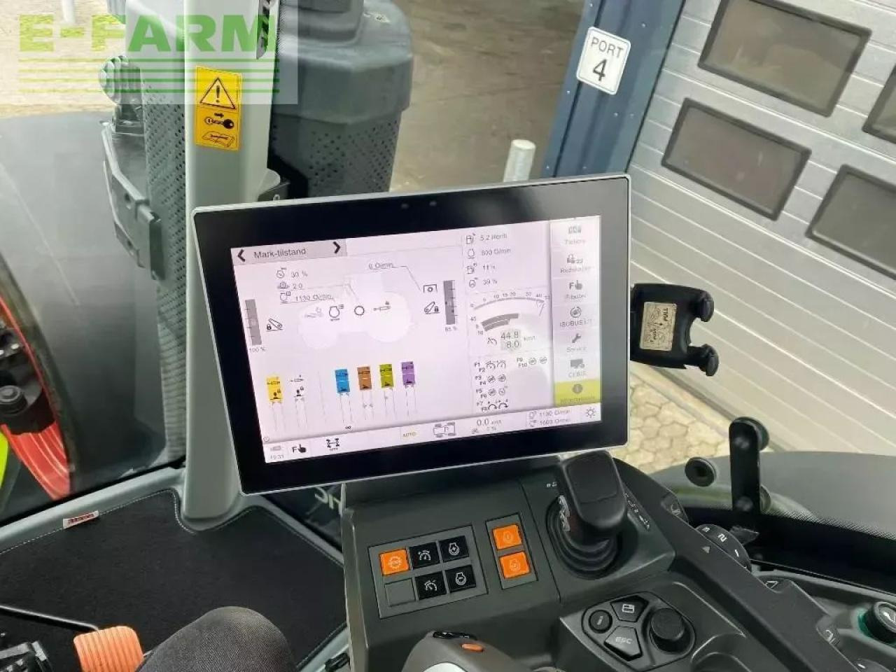 CLAAS axion 940 cmatic - Tractor: foto 4 CLAAS axion 940 cmatic - Tractor: foto 4