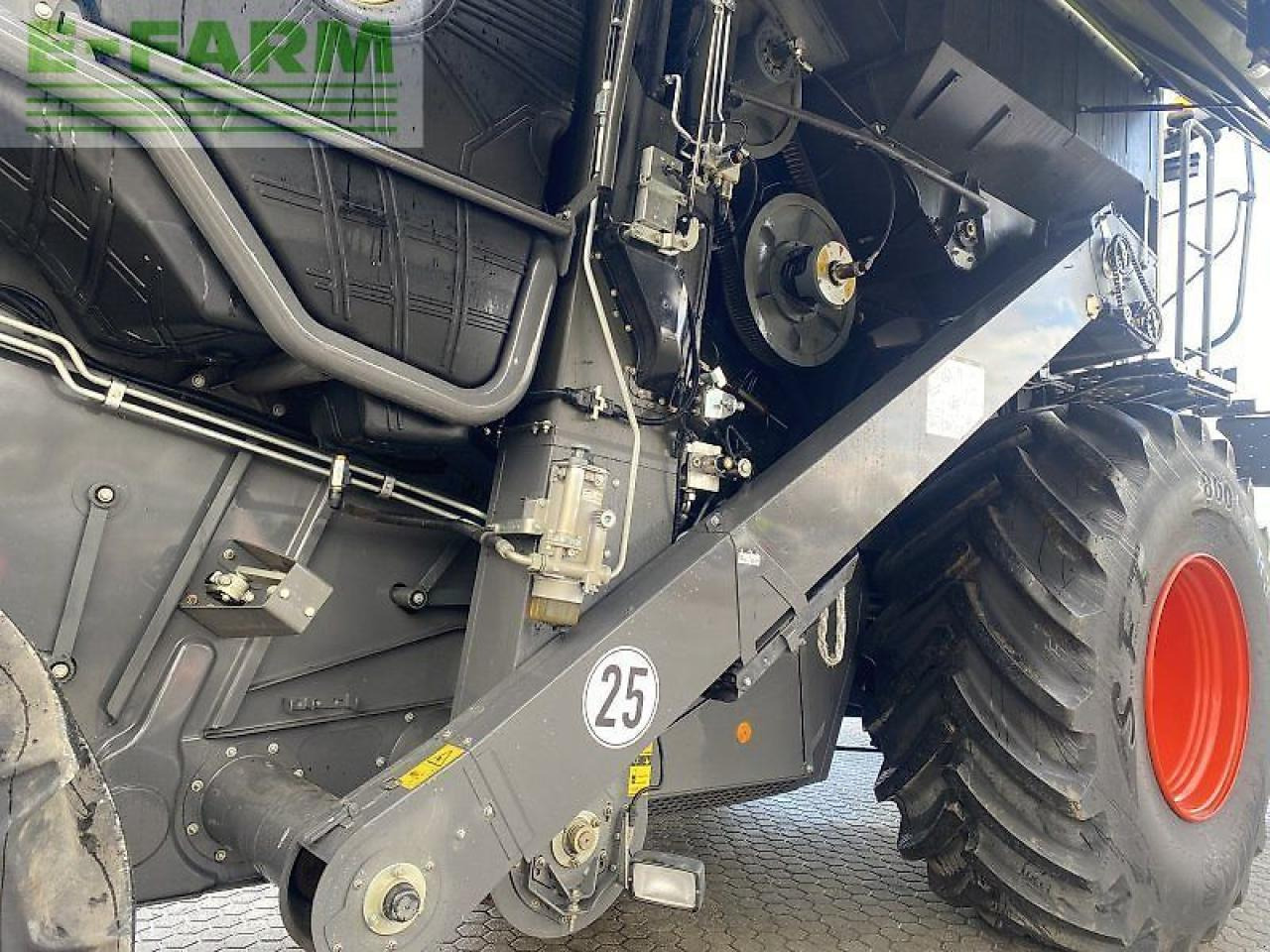 CLAAS lexion 5400 - Cosechadora de granos: foto 5 CLAAS lexion 5400 - Cosechadora de granos: foto 5