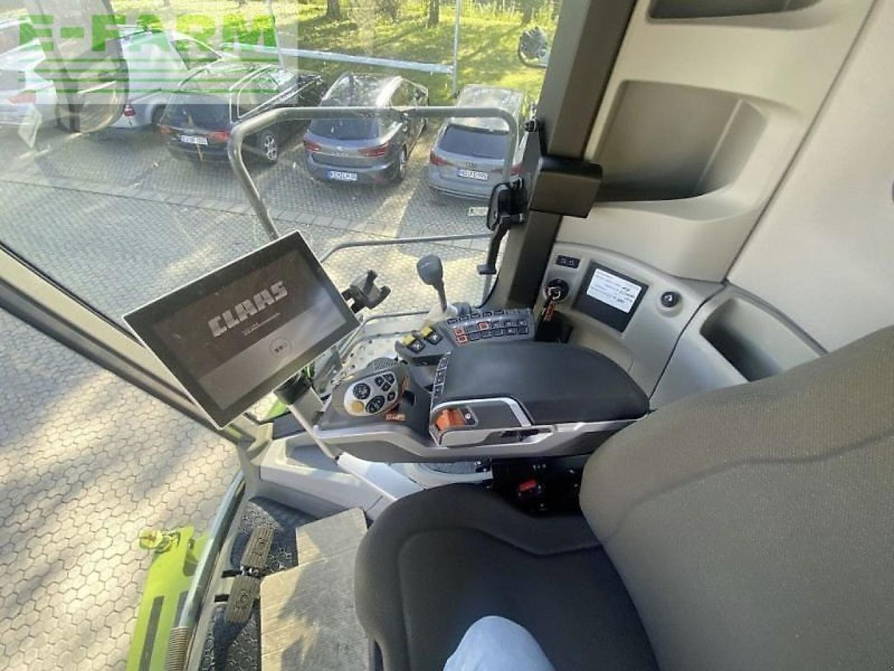 Cosechadora de granos CLAAS trion 530 mit vario 620: foto 11