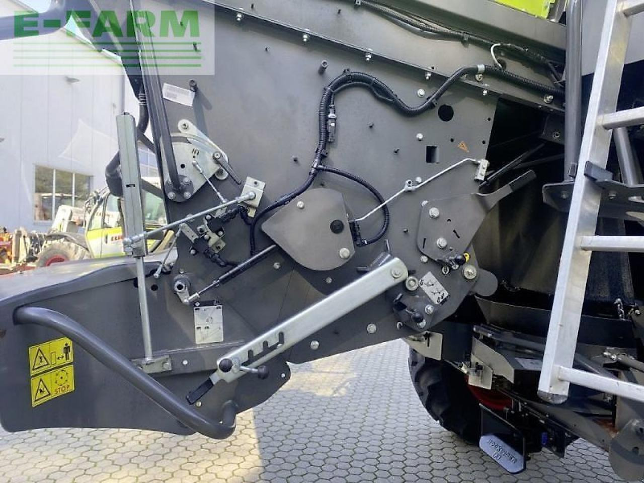 Cosechadora de granos CLAAS trion 530 mit vario 620: foto 6