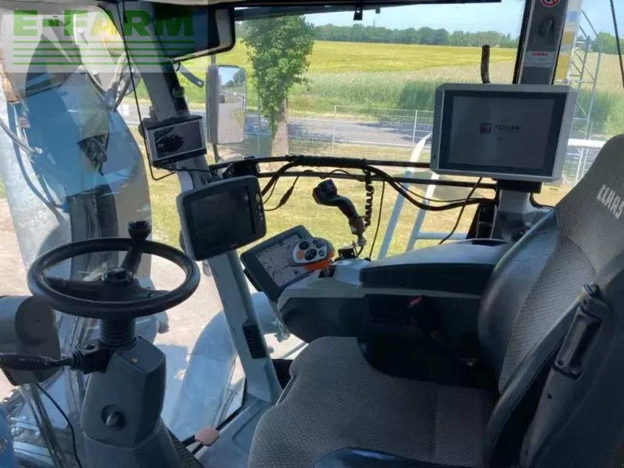 Tractor CLAAS xerion 4000 saddle trac SADDLE TRAC: foto 10 Tractor CLAAS xerion 4000 saddle trac SADDLE TRAC: foto 10