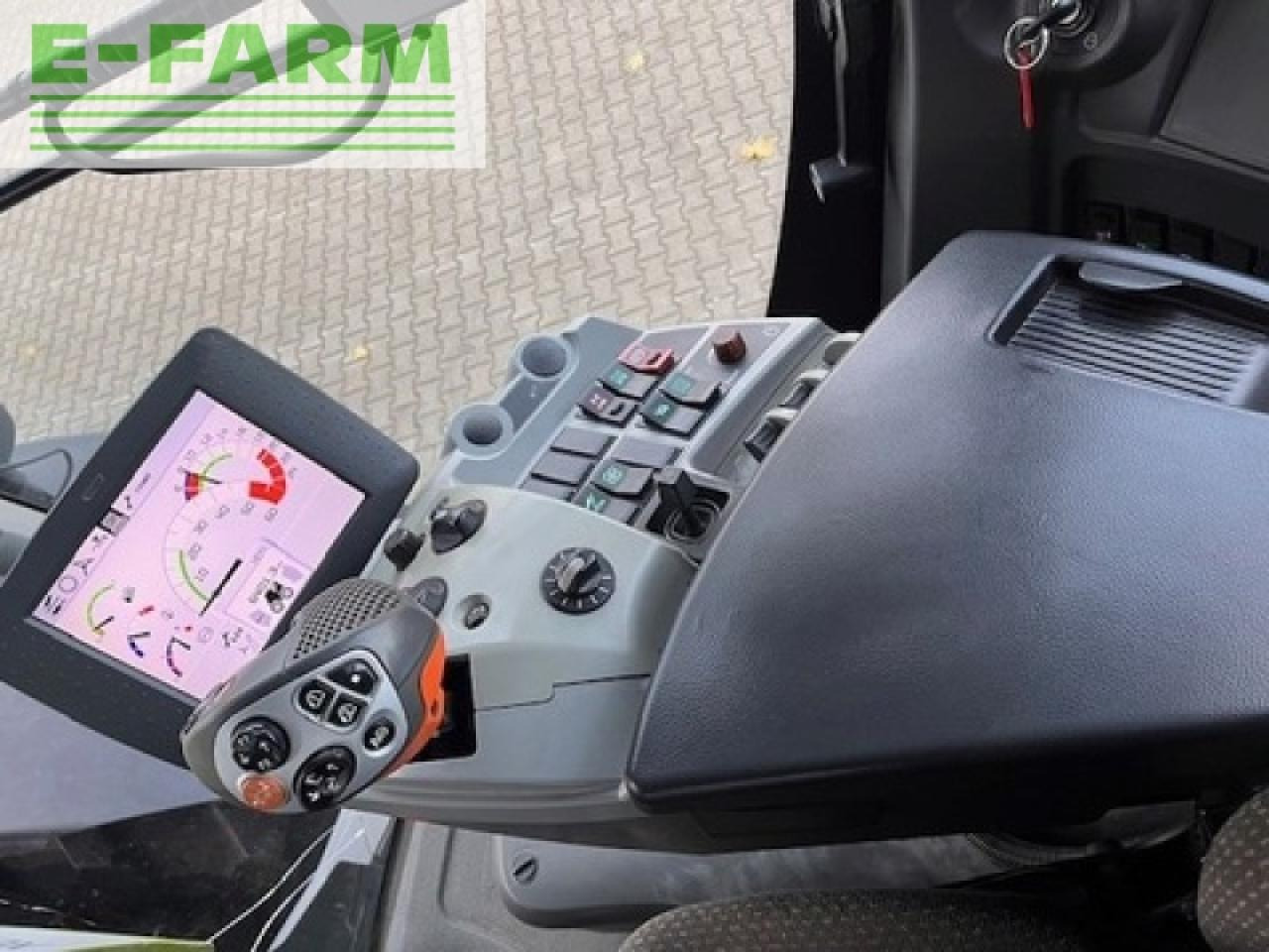 CLAAS xerion 4000 trac vc TRAC VC - Tractor: foto 5 CLAAS xerion 4000 trac vc TRAC VC - Tractor: foto 5