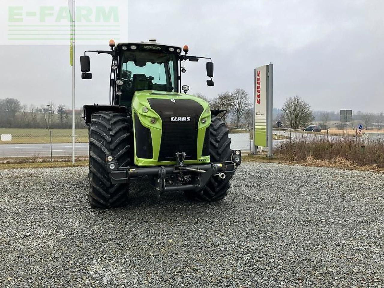 CLAAS xerion 4000 vc - Tractor: foto 2 CLAAS xerion 4000 vc - Tractor: foto 2