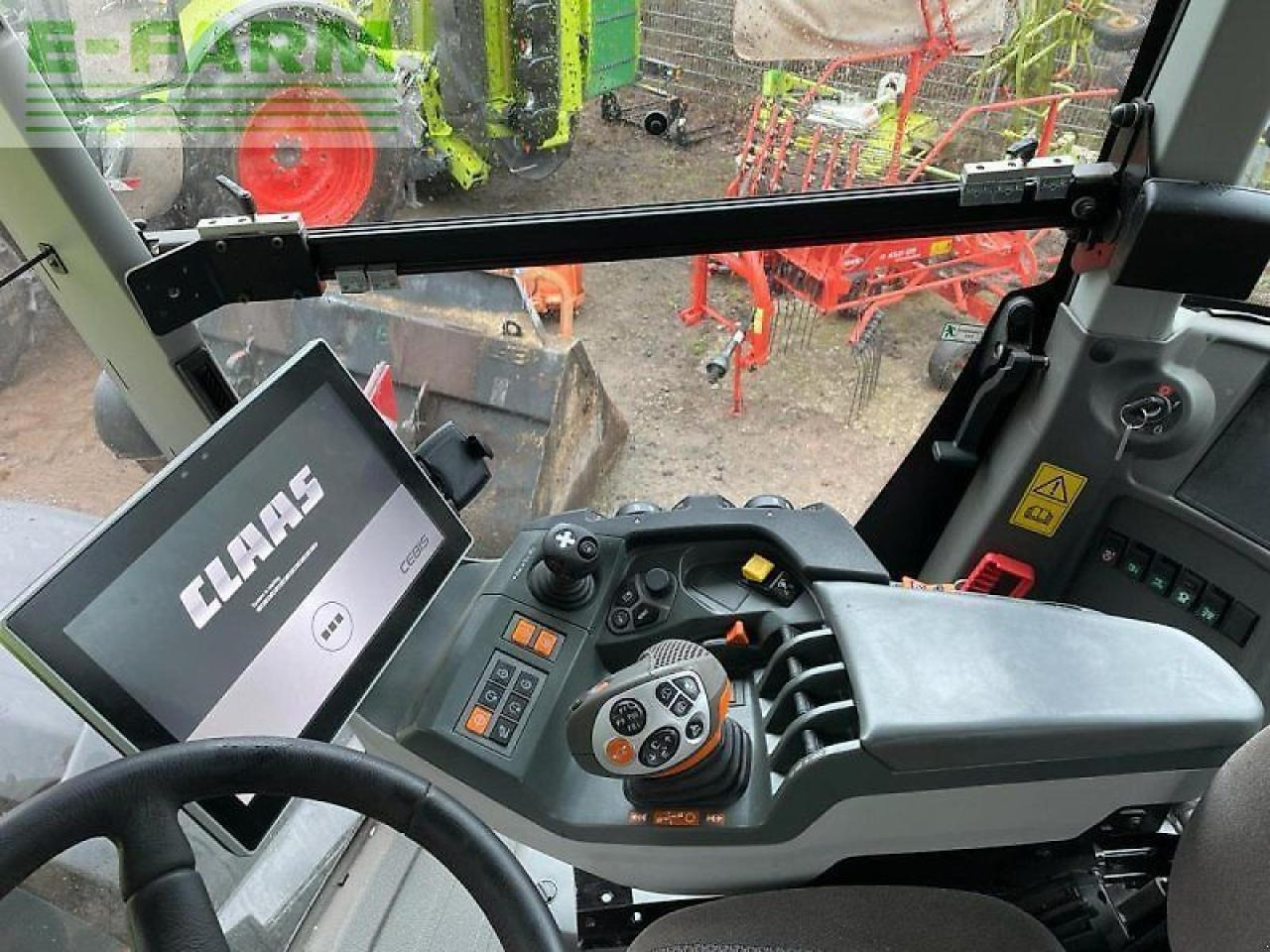 CLAAS xerion 4200 trac vc TRAC VC - Tractor: foto 5 CLAAS xerion 4200 trac vc TRAC VC - Tractor: foto 5