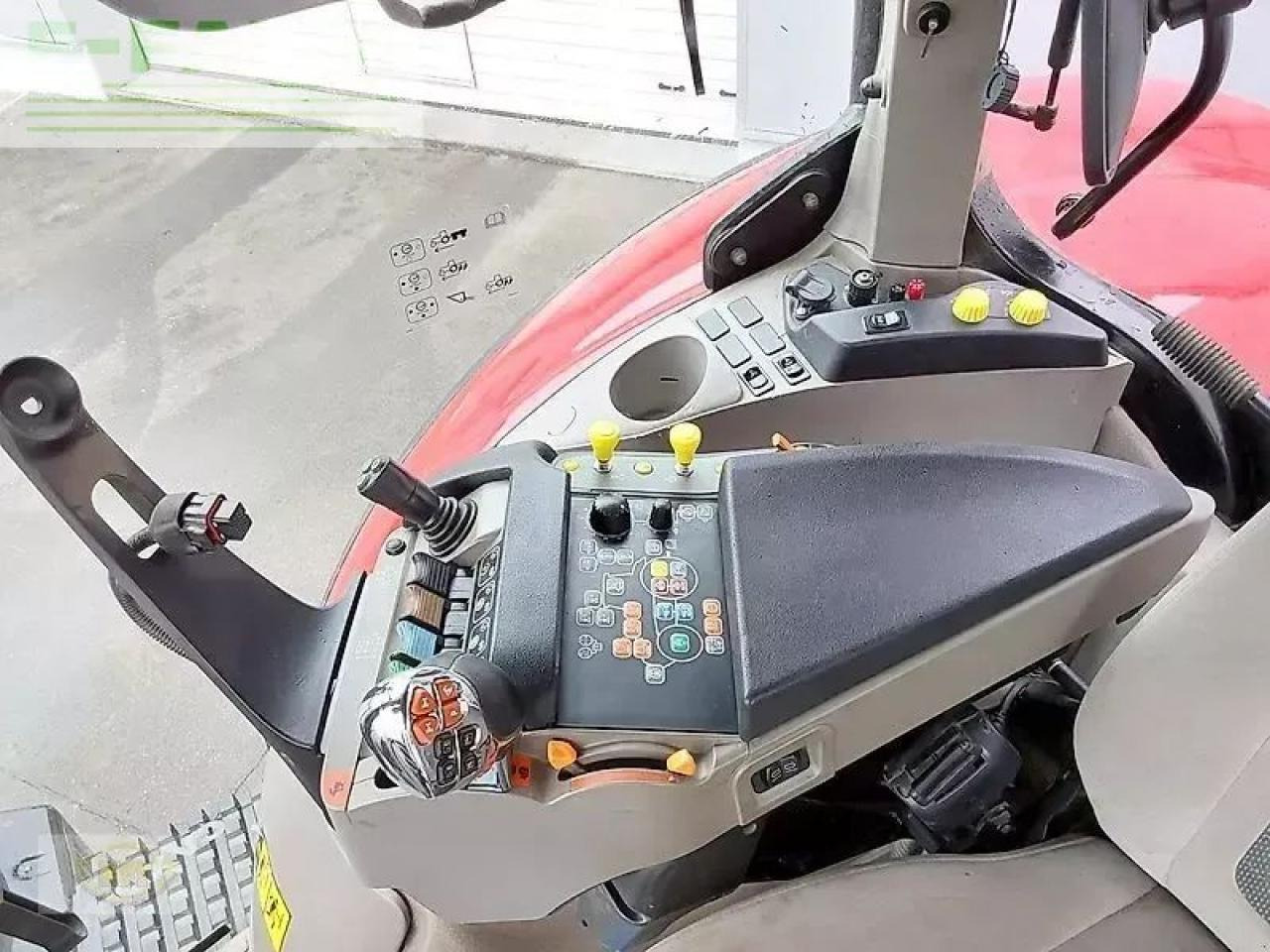 Tractor Case-IH optum 300 cvx CVX: foto 8 Tractor Case-IH optum 300 cvx CVX: foto 8