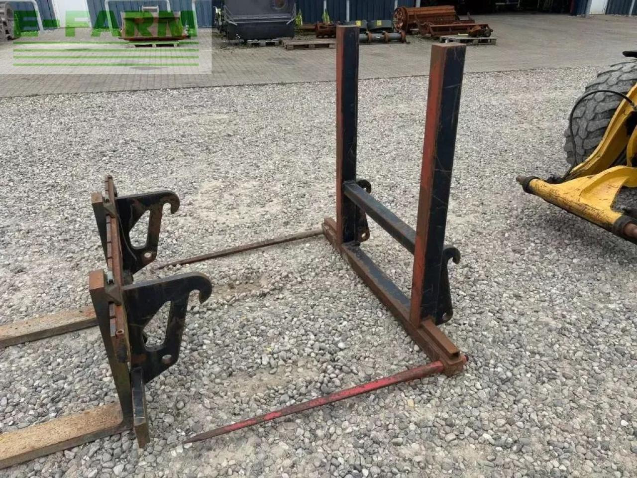 Miniexcavadora Caterpillar 906 m: foto 12 Miniexcavadora Caterpillar 906 m: foto 12