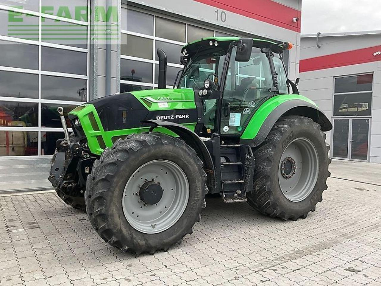 Deutz-Fahr 7250 ttv - Tractor: foto 1 Deutz-Fahr 7250 ttv - Tractor: foto 1