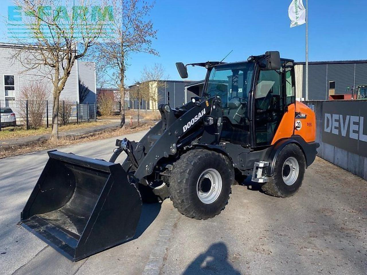 Doosan dl 80-7 - Miniexcavadora: foto 2 Doosan dl 80-7 - Miniexcavadora: foto 2
