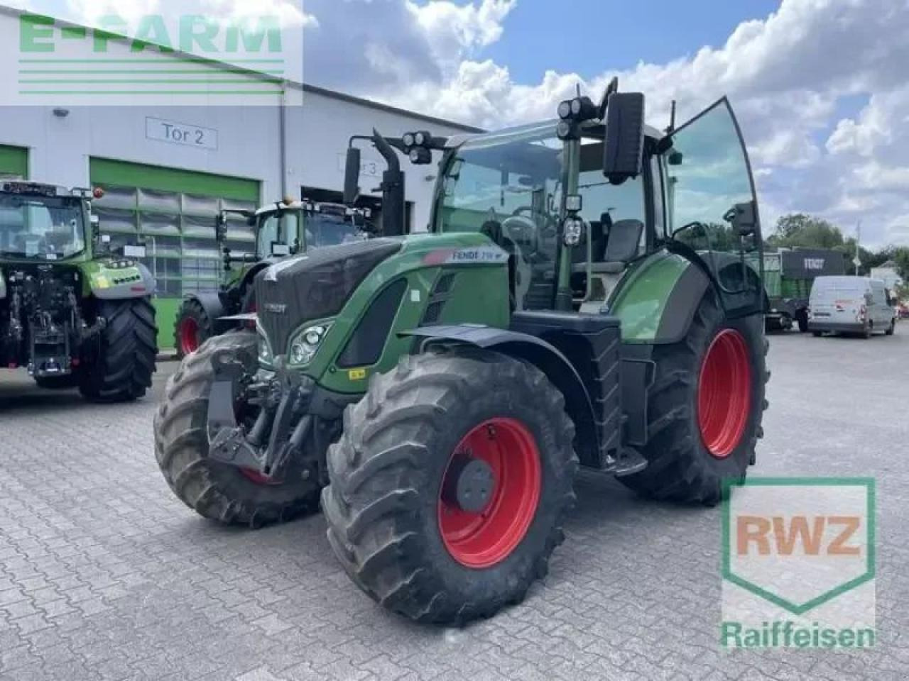 Fendt 718 profi-plus s 4 vario ProfiPlus - Tractor: foto 1 Fendt 718 profi-plus s 4 vario ProfiPlus - Tractor: foto 1