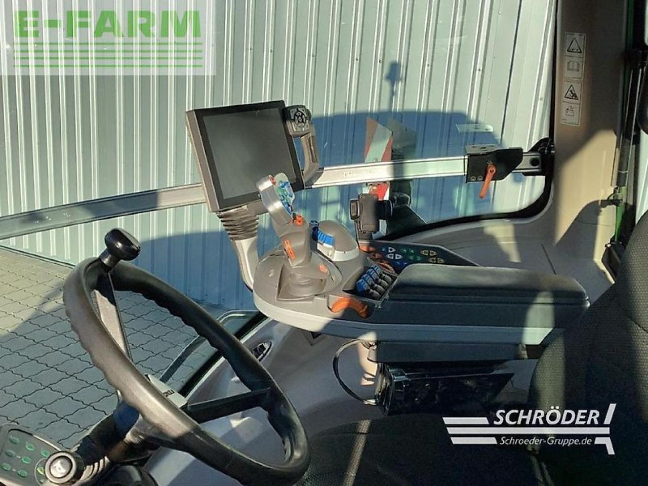 Tractor Fendt 824 vario s4 profi plus ProfiPlus: foto 17 Tractor Fendt 824 vario s4 profi plus ProfiPlus: foto 17