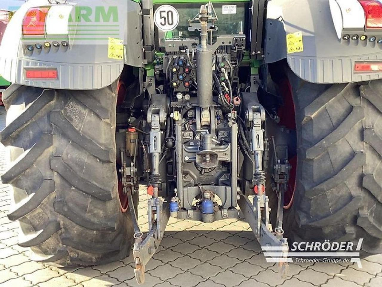 Tractor Fendt 824 vario s4 profi plus ProfiPlus: foto 7 Tractor Fendt 824 vario s4 profi plus ProfiPlus: foto 7
