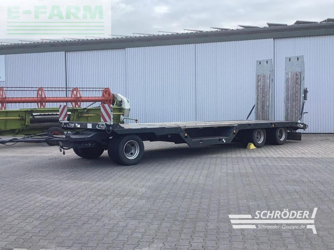 Fliegl dtl 300 p -tieflader - Remolque góndola rebajadas: foto 1 Fliegl dtl 300 p -tieflader - Remolque góndola rebajadas: foto 1