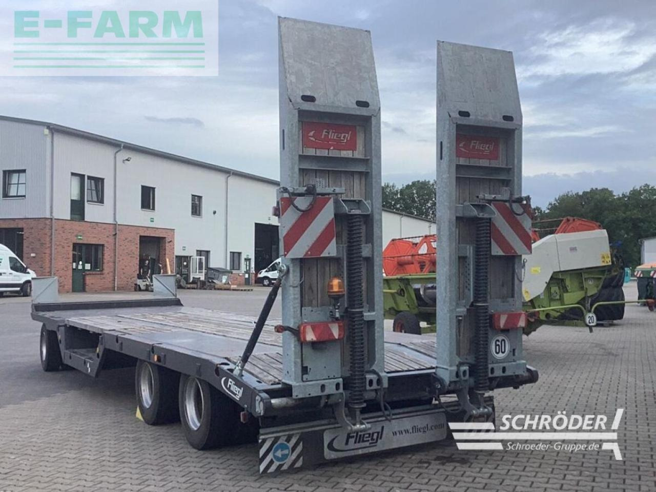 Fliegl dtl 300 p -tieflader - Remolque góndola rebajadas: foto 3 Fliegl dtl 300 p -tieflader - Remolque góndola rebajadas: foto 3