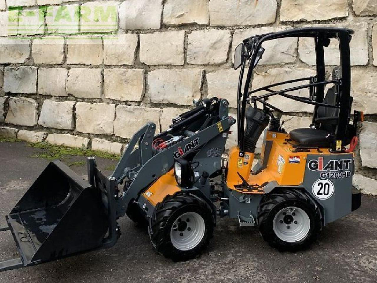 Giant g1200 hd - Miniexcavadora: foto 1 Giant g1200 hd - Miniexcavadora: foto 1