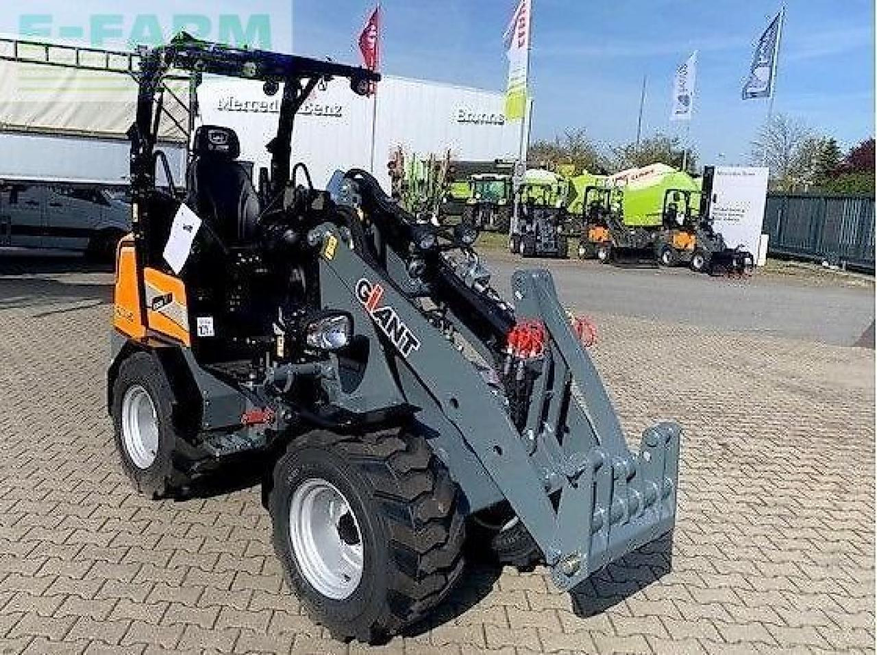 Giant g2300 hd vorführmaschine - Miniexcavadora: foto 1 Giant g2300 hd vorführmaschine - Miniexcavadora: foto 1