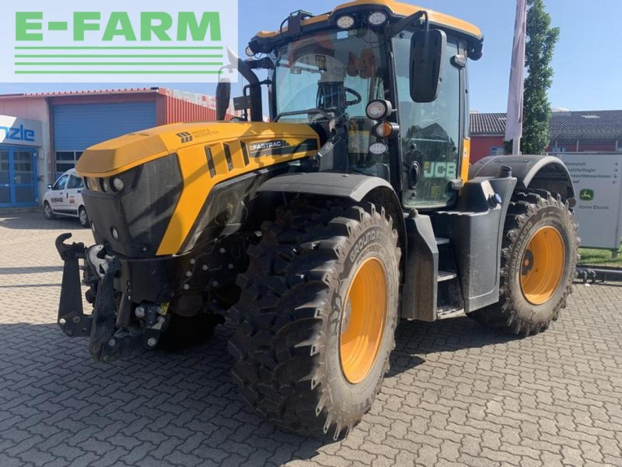 JCB 4220 fasttrac mit jd-autotrac vorbereitung + stoll konsolen - Tractor: foto 1 JCB 4220 fasttrac mit jd-autotrac vorbereitung + stoll konsolen - Tractor: foto 1