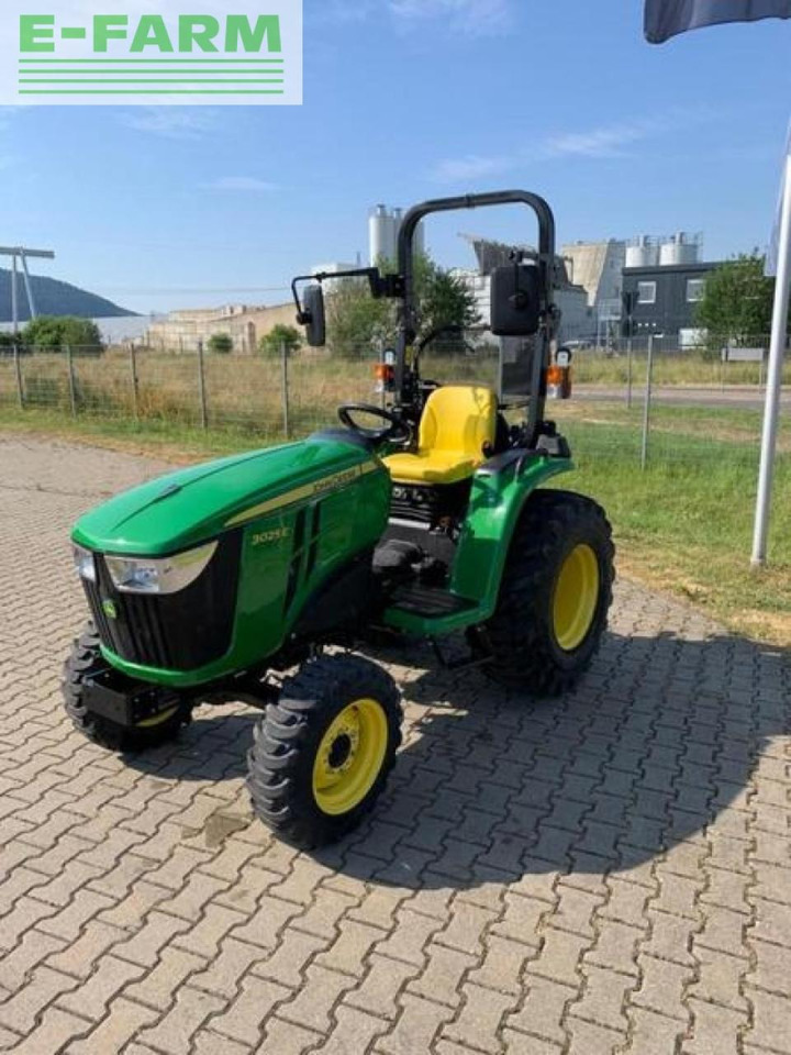 John Deere 3025e - Tractor: foto 2 John Deere 3025e - Tractor: foto 2