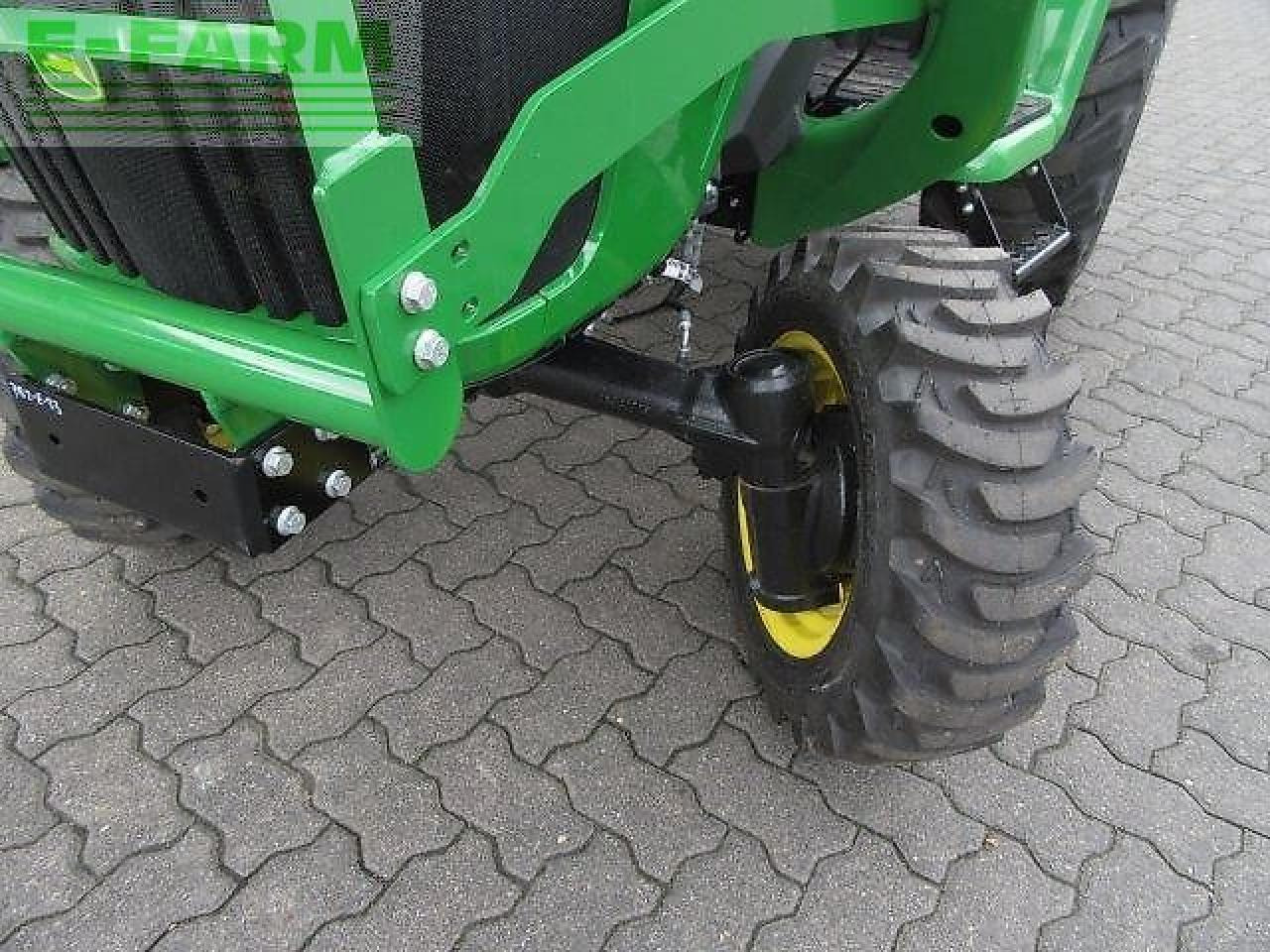 John Deere 3038e 300e - Tractor: foto 5 John Deere 3038e 300e - Tractor: foto 5
