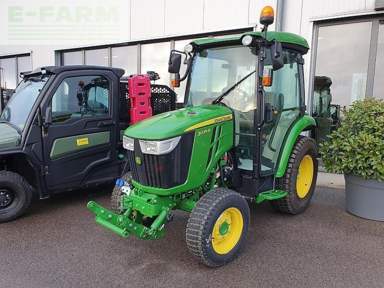 John Deere 3039r neumaschine - Tractor: foto 1 John Deere 3039r neumaschine - Tractor: foto 1