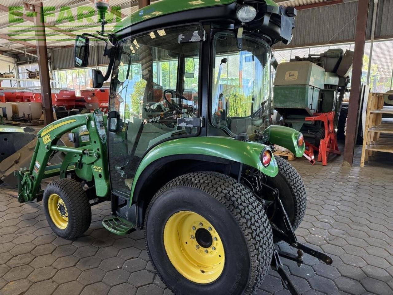 John Deere 3320 - Tractor: foto 5 John Deere 3320 - Tractor: foto 5