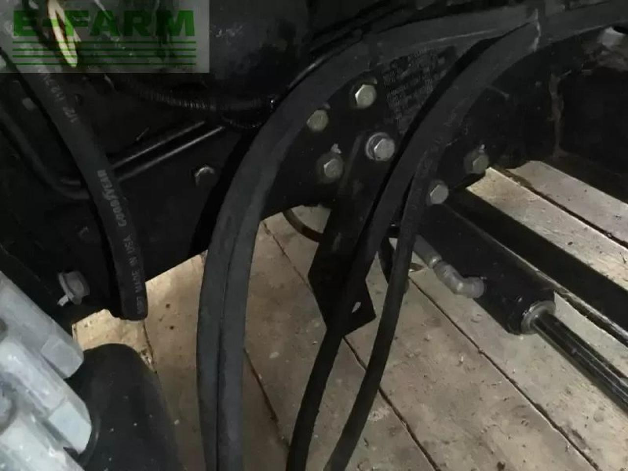 Tractor John Deere 3320 my11: foto 29