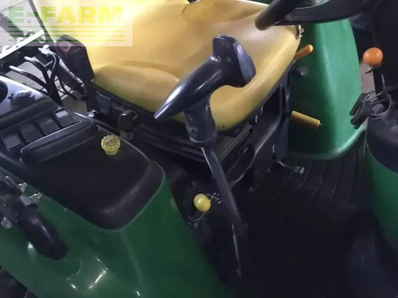 Tractor John Deere 3320 my11: foto 20