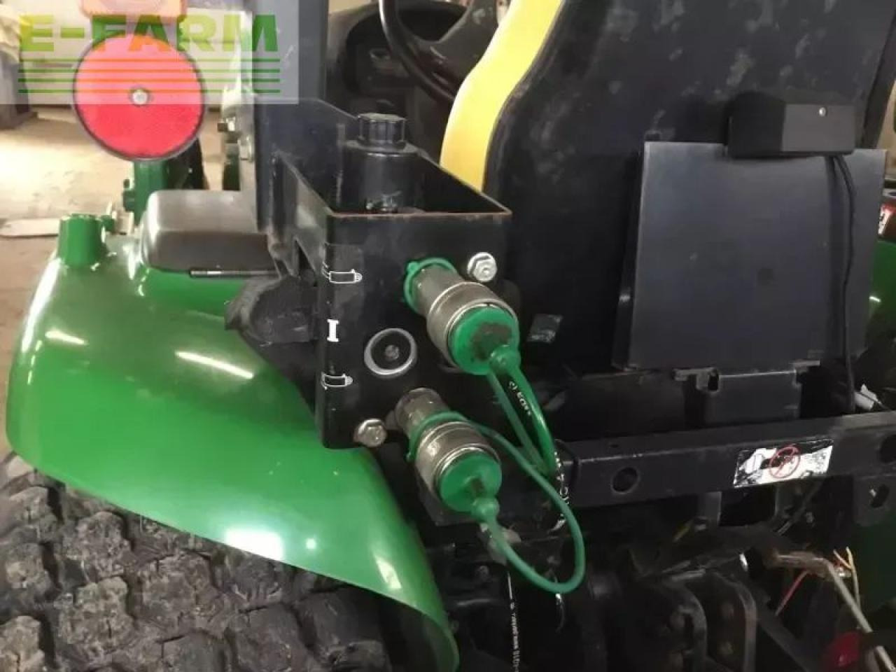 Tractor John Deere 3320 my11: foto 21