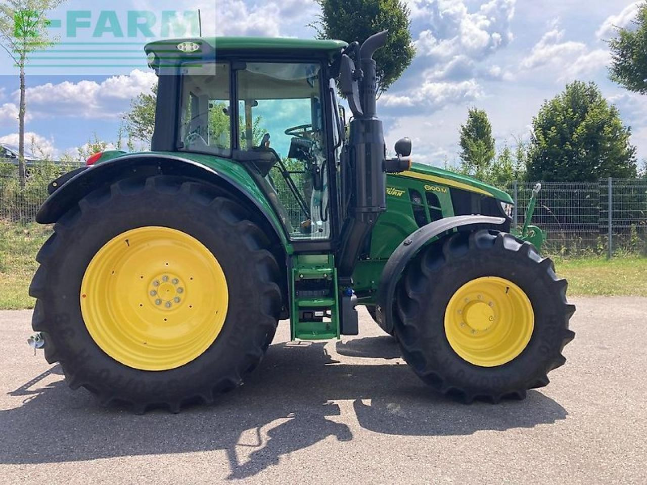 John Deere 6100m - Tractor: foto 2 John Deere 6100m - Tractor: foto 2
