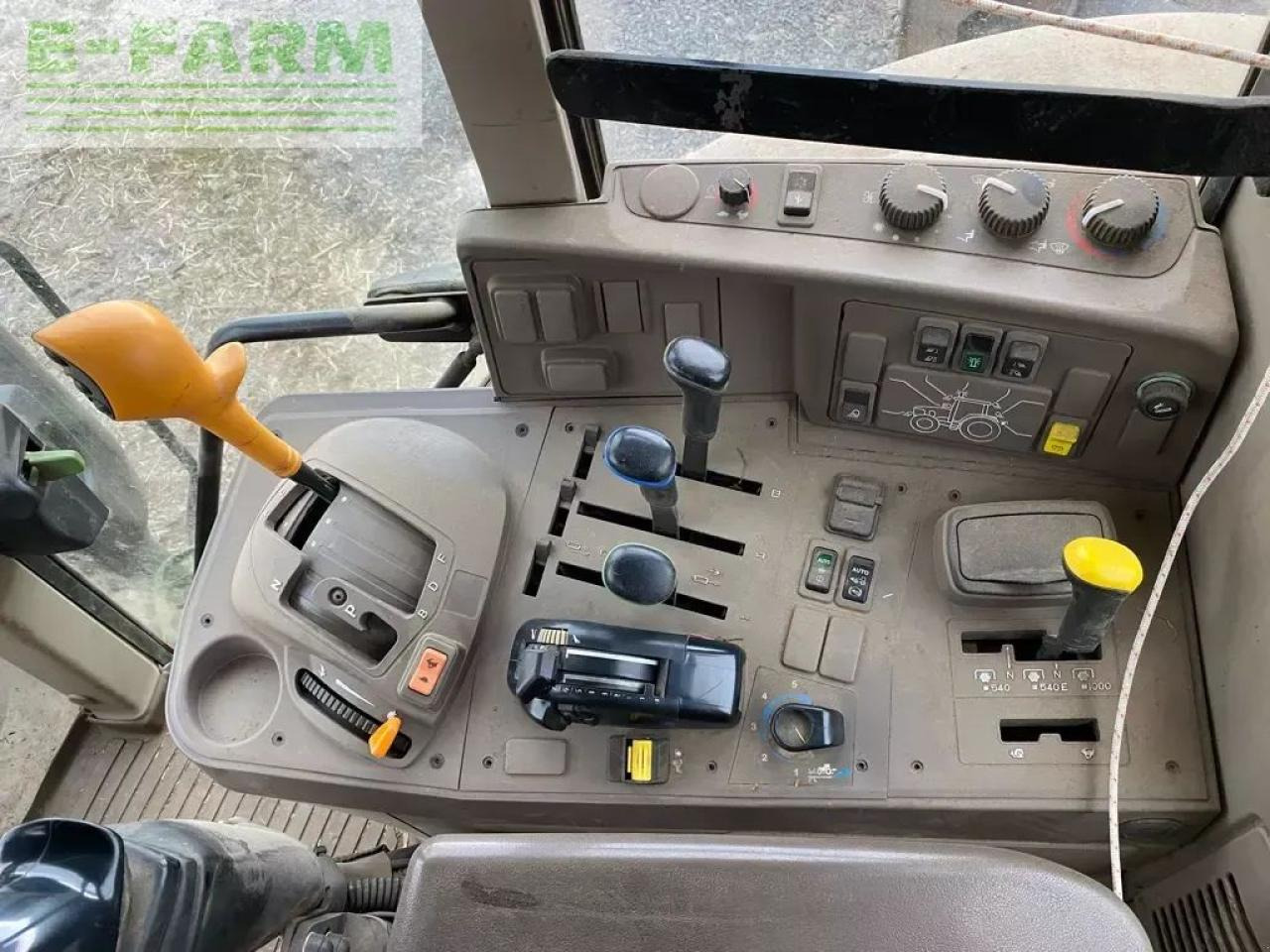 Tractor John Deere 6110 m powerquad+: foto 10