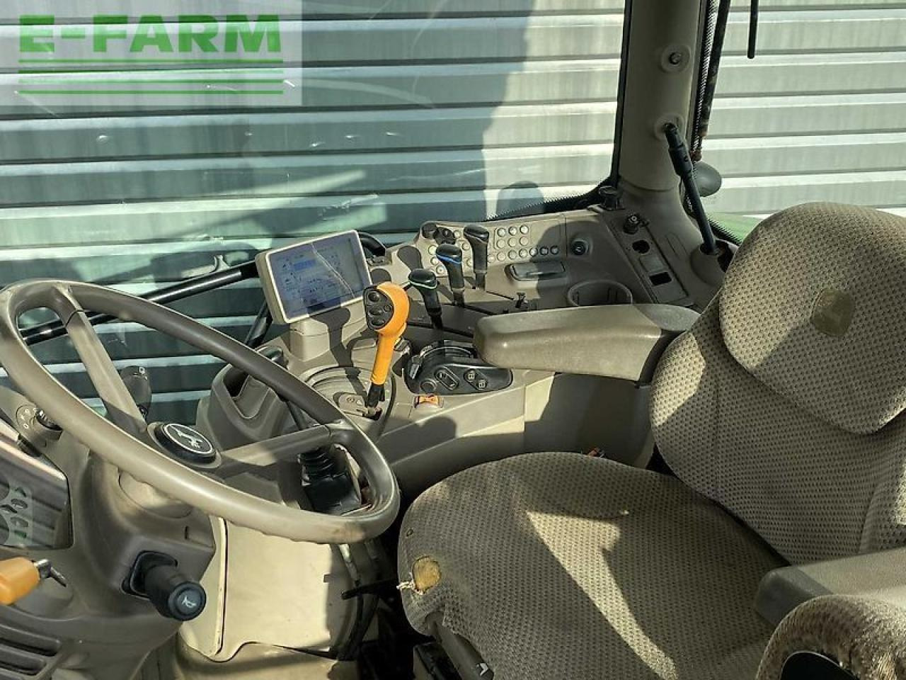 John Deere 6115r - Tractor: foto 5 John Deere 6115r - Tractor: foto 5