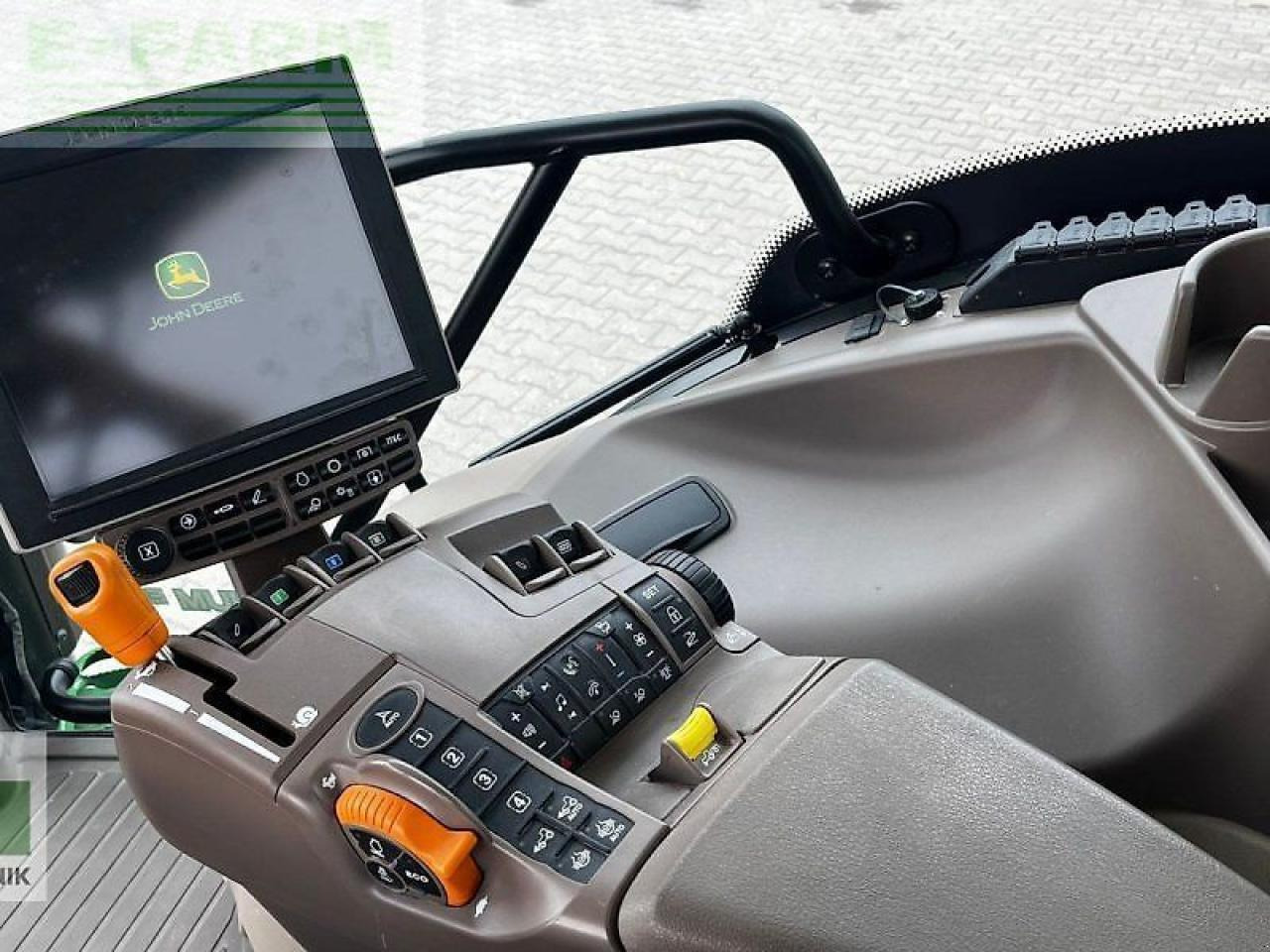 Tractor John Deere 6130r: foto 16