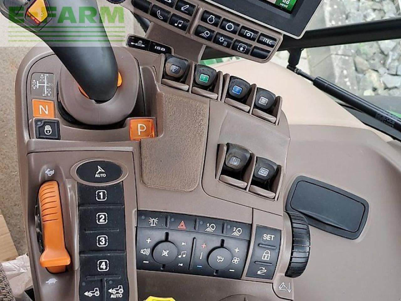 John Deere 6145r - Tractor: foto 2 John Deere 6145r - Tractor: foto 2