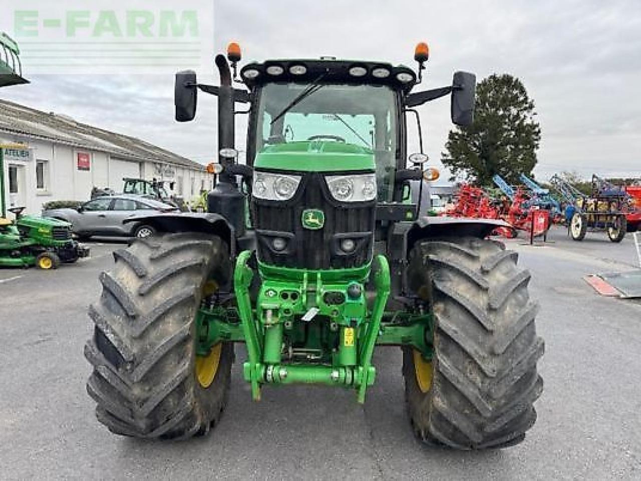 John Deere 6155r - Tractor: foto 2 John Deere 6155r - Tractor: foto 2