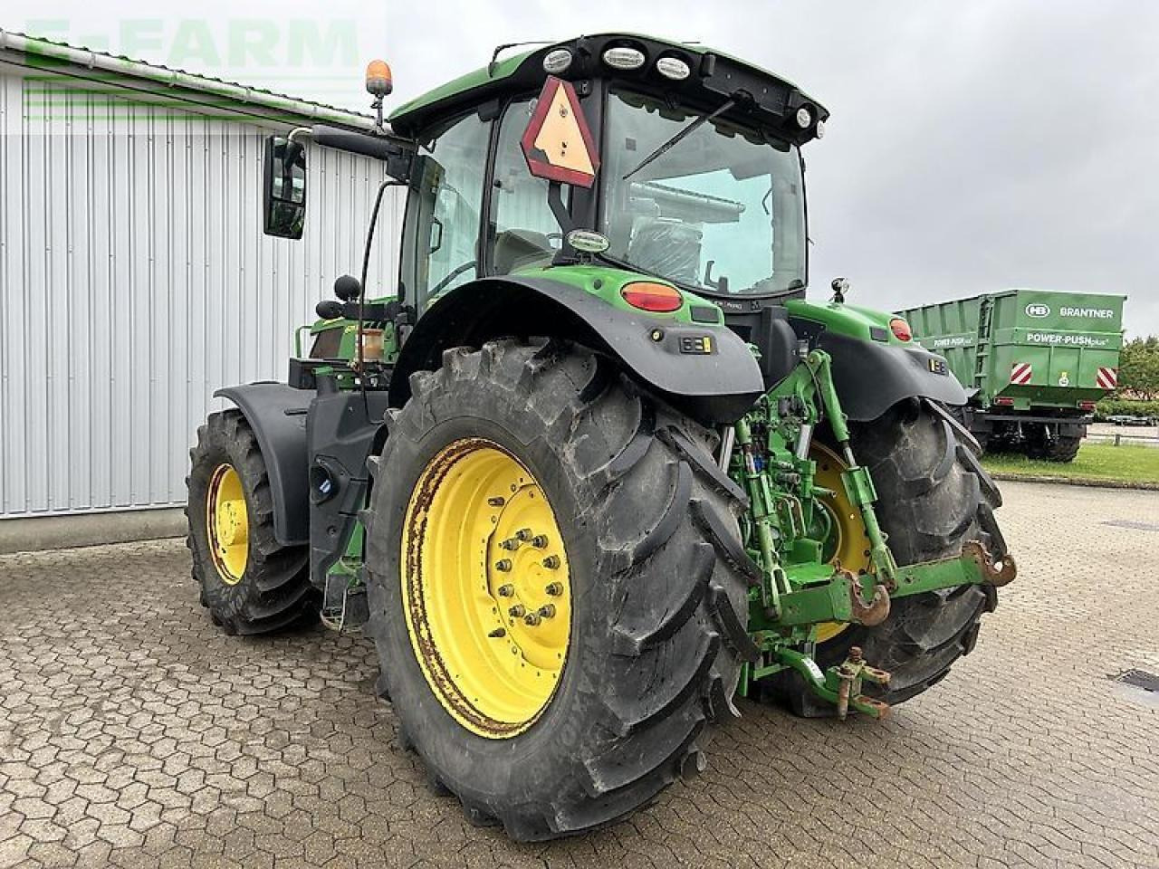 Tractor John Deere 6215r: foto 11