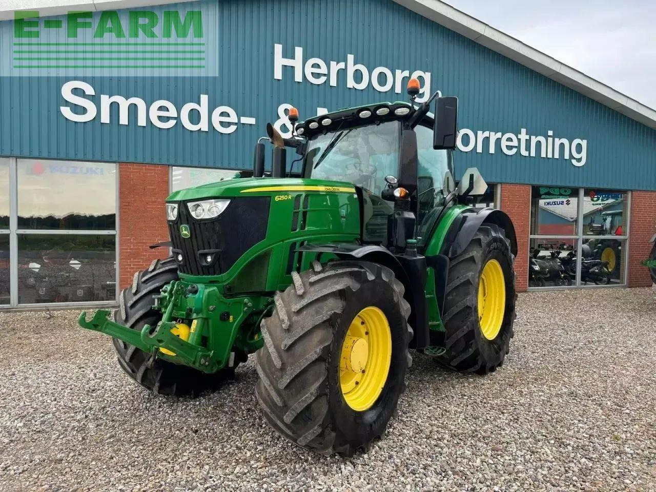 John Deere 6250r - Tractor: foto 1 John Deere 6250r - Tractor: foto 1