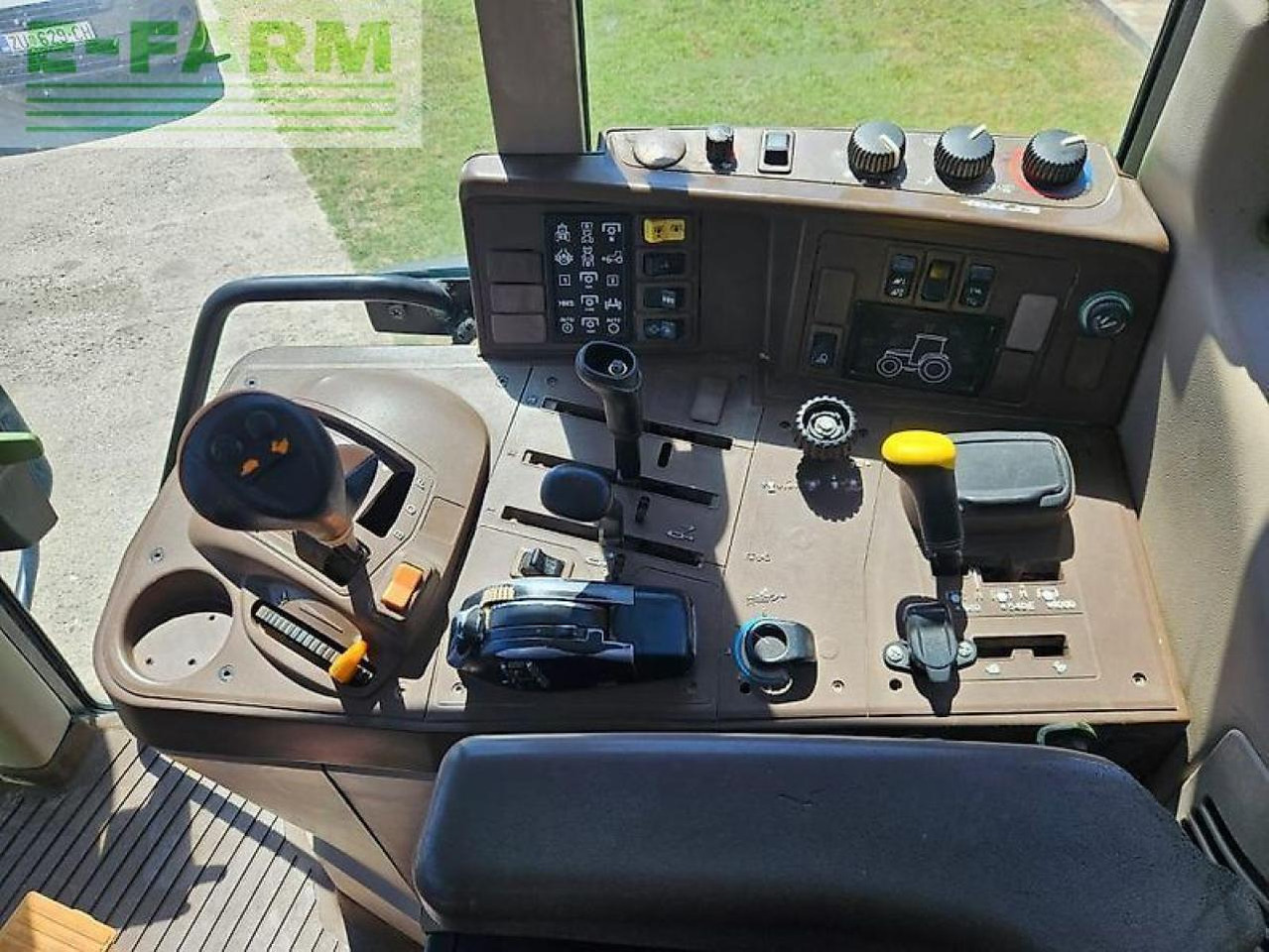 John Deere 6320 - Tractor: foto 5 John Deere 6320 - Tractor: foto 5