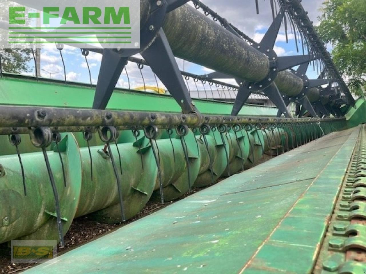 John Deere 635r inkl. rapsvorsatz und wagen - Cabezal de grano: foto 3 John Deere 635r inkl. rapsvorsatz und wagen - Cabezal de grano: foto 3