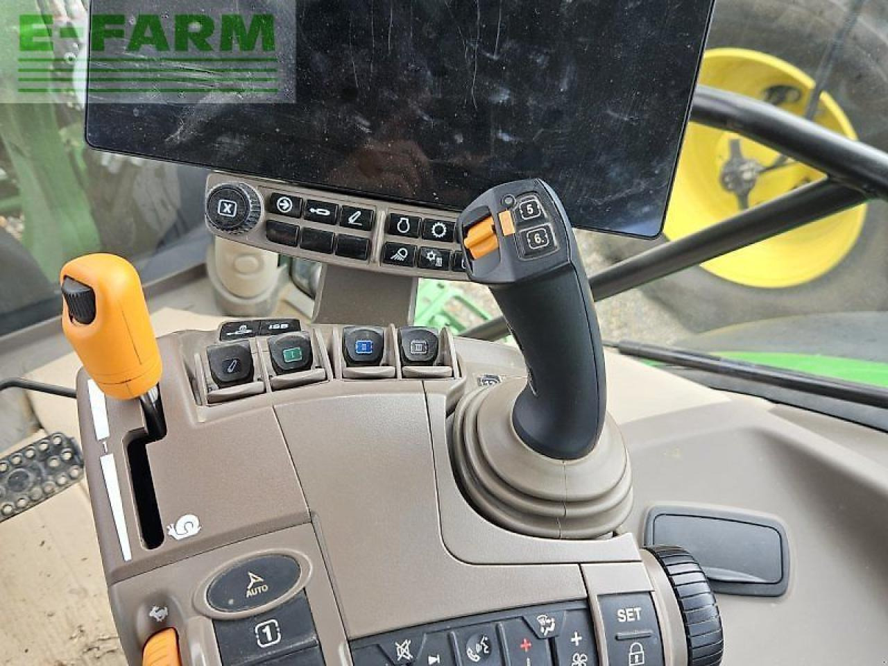 Tractor John Deere 6r 150 mit 623r frontlader: foto 9