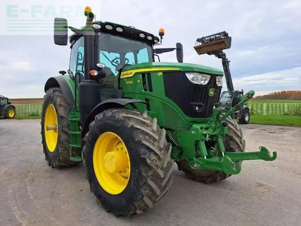 John Deere 6r 215 - Tractor: foto 3 John Deere 6r 215 - Tractor: foto 3