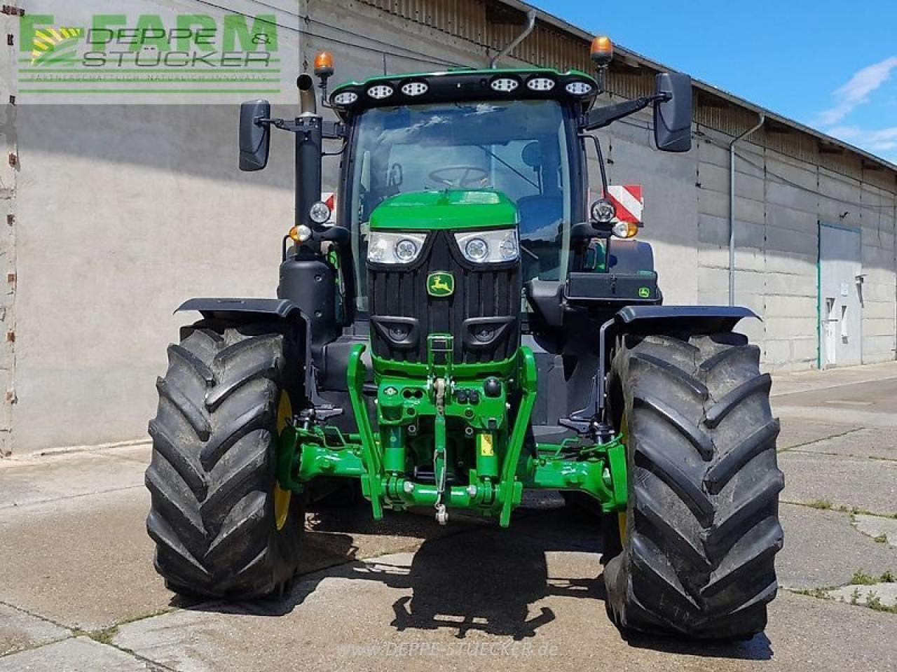 John Deere 6r 215 - Tractor: foto 4 John Deere 6r 215 - Tractor: foto 4