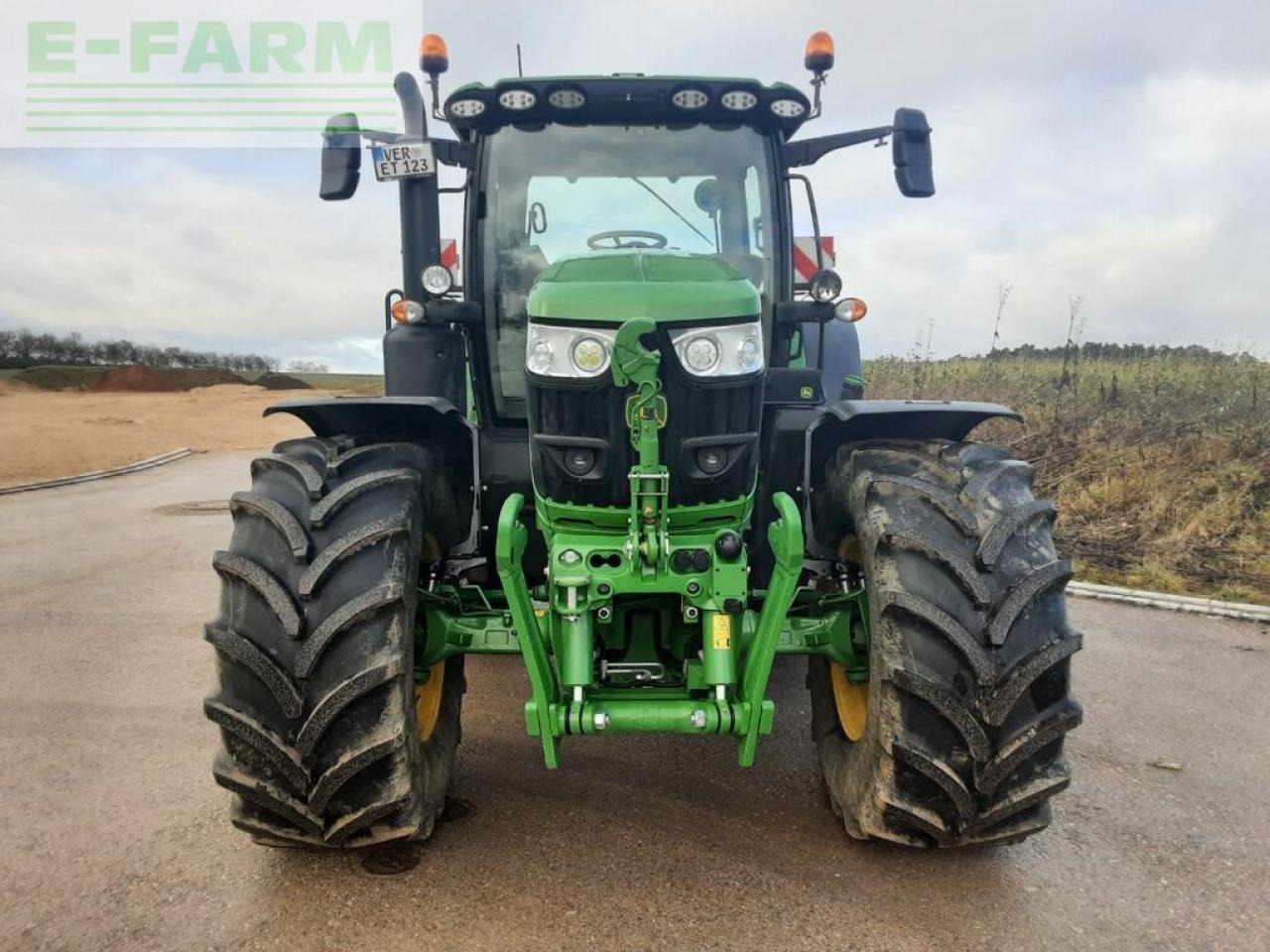 John Deere 6r185 - Tractor: foto 4 John Deere 6r185 - Tractor: foto 4