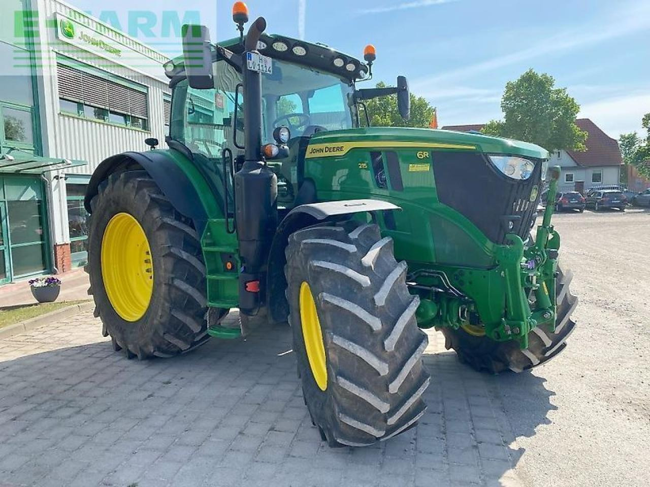 John Deere 6r215 - Tractor: foto 2 John Deere 6r215 - Tractor: foto 2