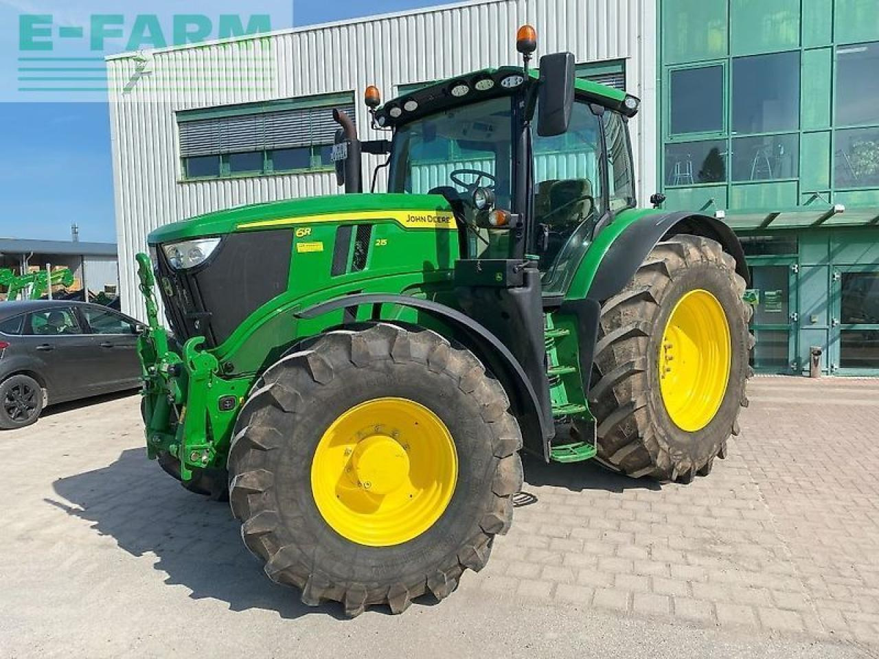 John Deere 6r215 - Tractor: foto 1 John Deere 6r215 - Tractor: foto 1