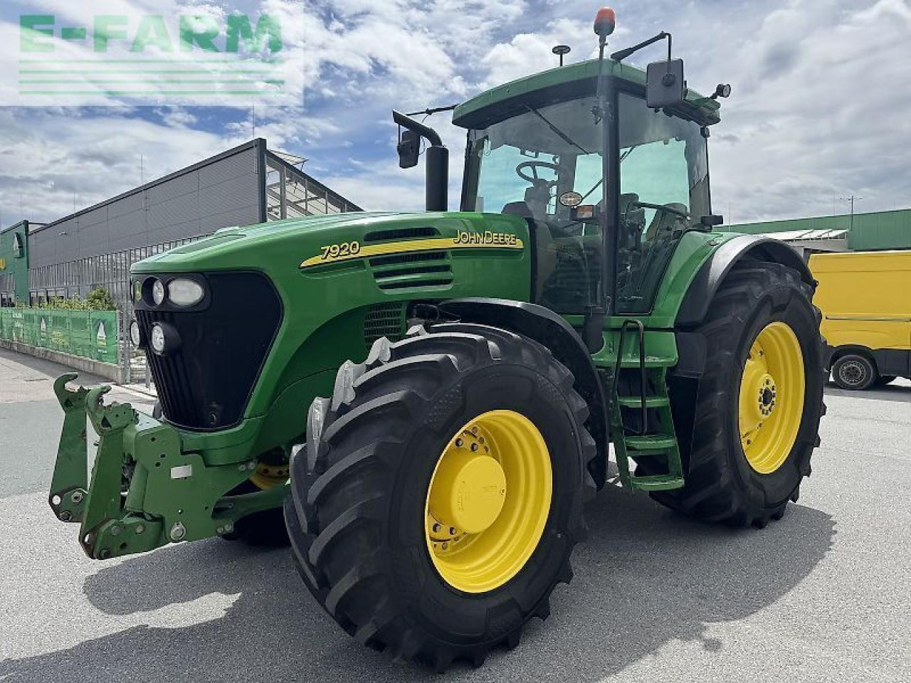 John Deere 7920 - Tractor: foto 1 John Deere 7920 - Tractor: foto 1