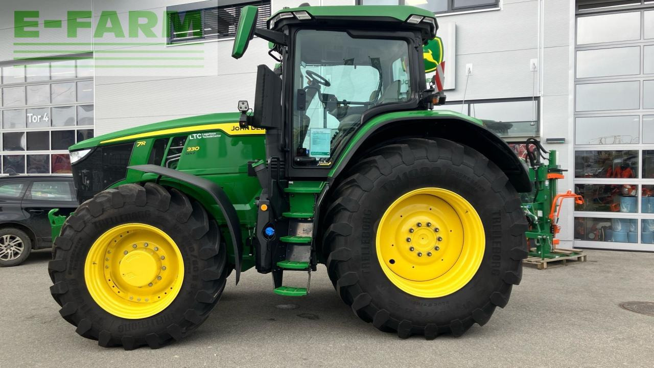 John Deere 7R 330 - Tractor: foto 2 John Deere 7R 330 - Tractor: foto 2