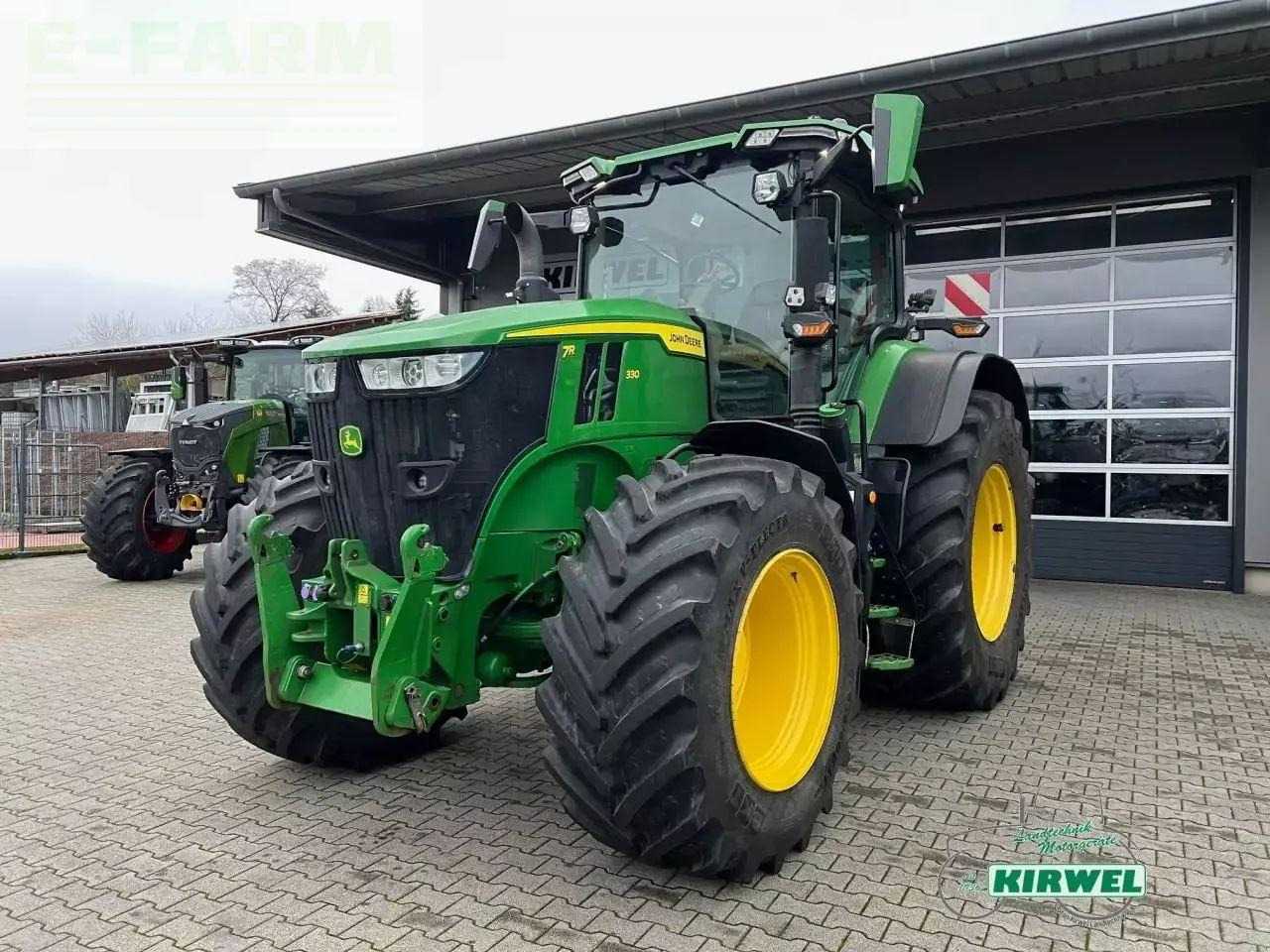 John Deere 7r 330 - Tractor: foto 2 John Deere 7r 330 - Tractor: foto 2
