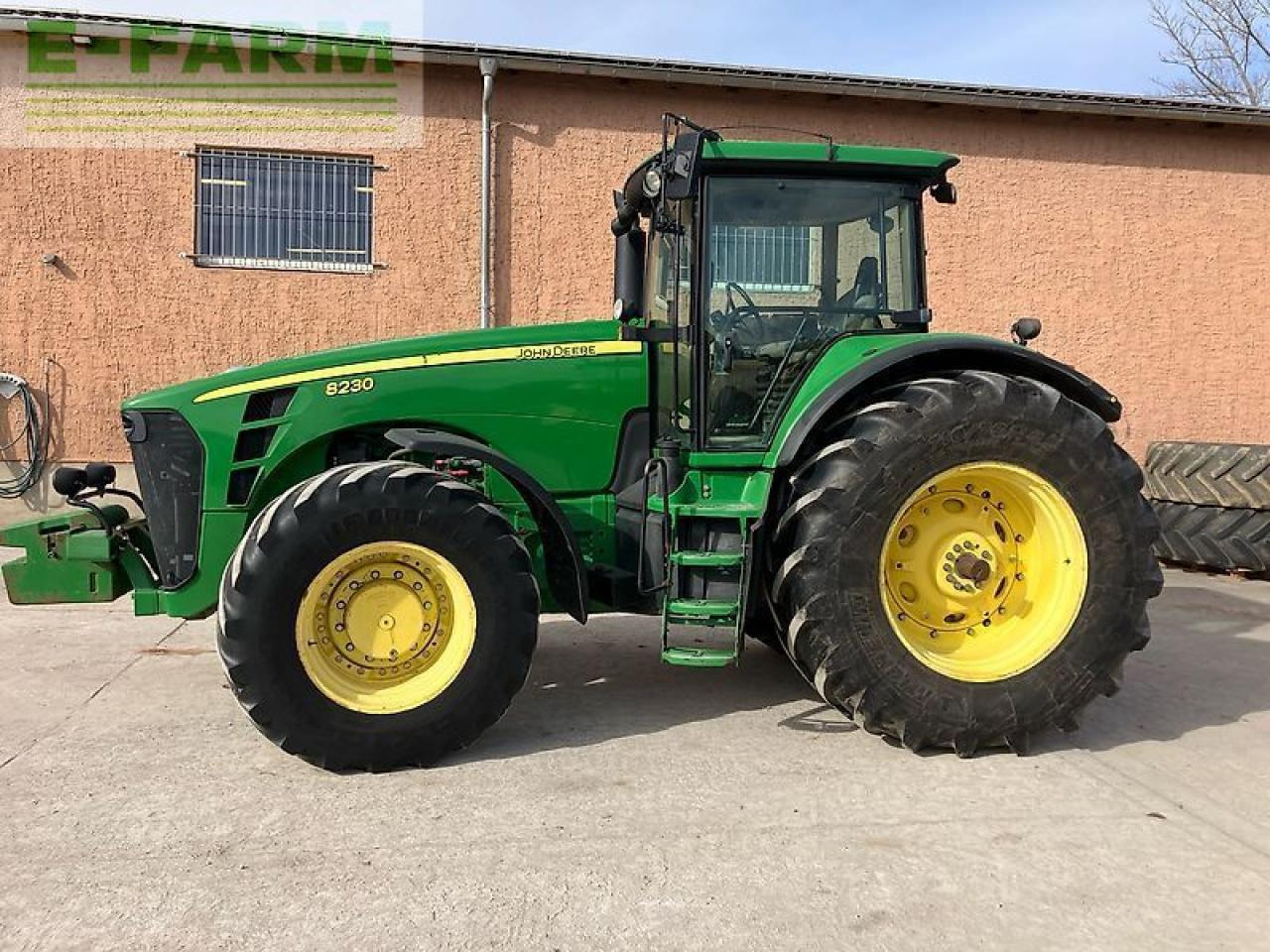 John Deere 8230 ils, powr shift - Tractor: foto 2 John Deere 8230 ils, powr shift - Tractor: foto 2