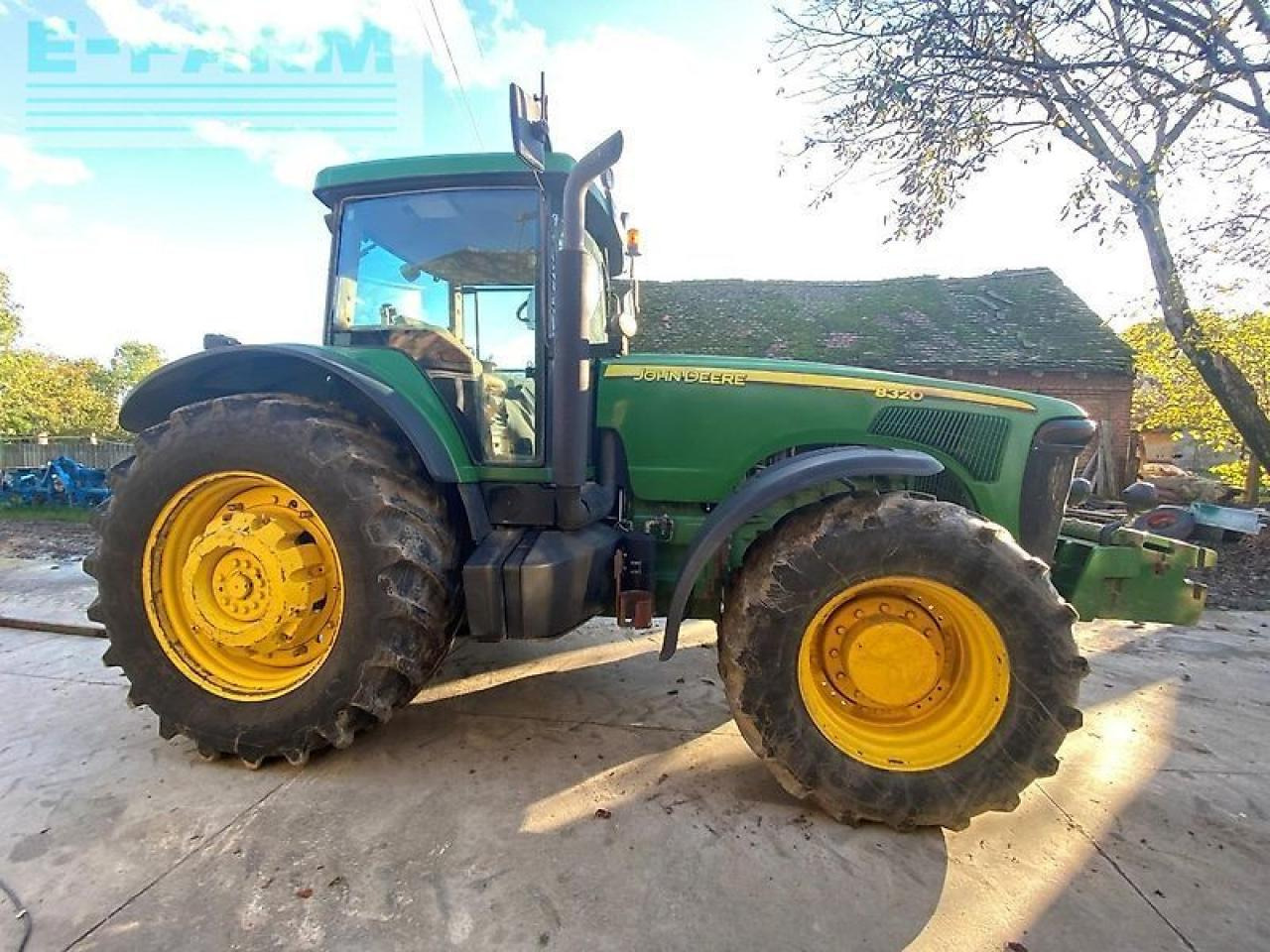 John Deere 8320 - Tractor: foto 3 John Deere 8320 - Tractor: foto 3