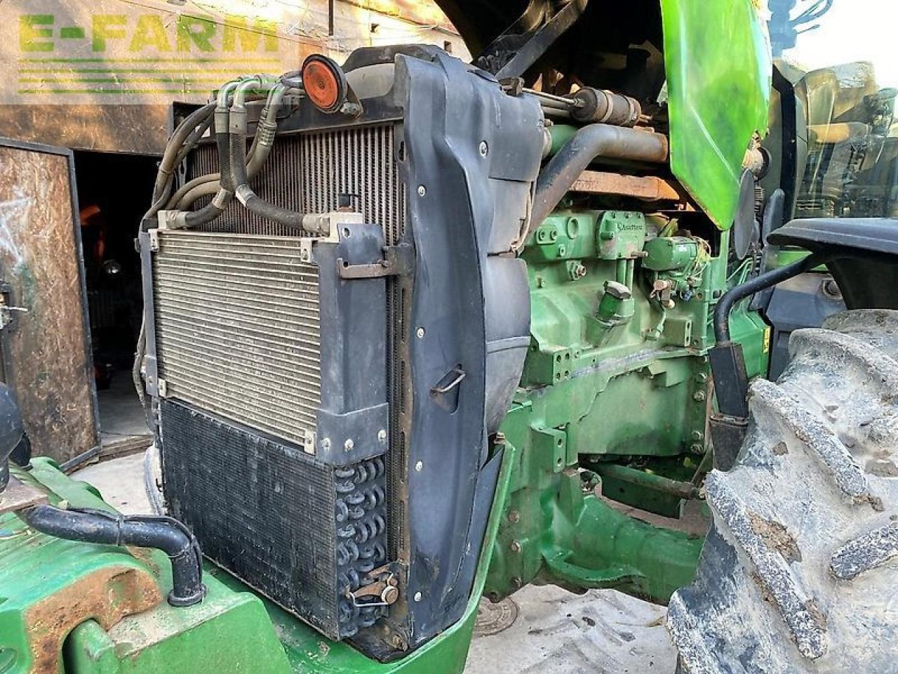 Tractor John Deere 8320: foto 34